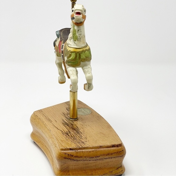 Vintage The American Carousel Limited Edition Collection Carousel Musical Box - Picture 4 of 11